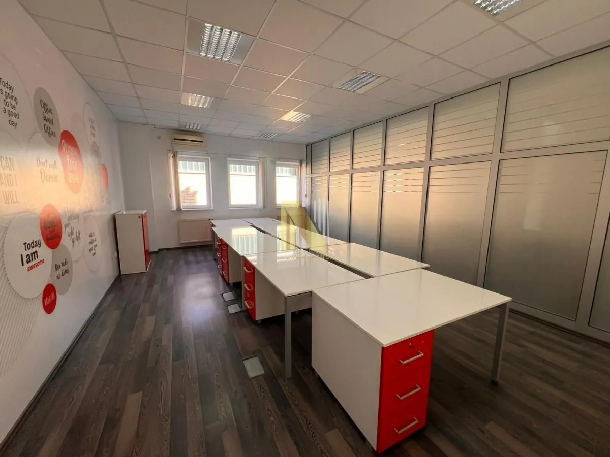 Rent, office space, 780m², Novo naselje, Novi Sad