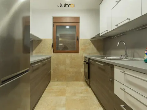 Izdavanje, kuća, 170m², Dajbabe, Podgorica - image 5