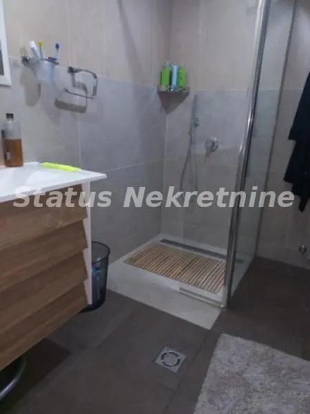 Prodaja, četvorosoban stan, 135m², Centar, Novi Sad