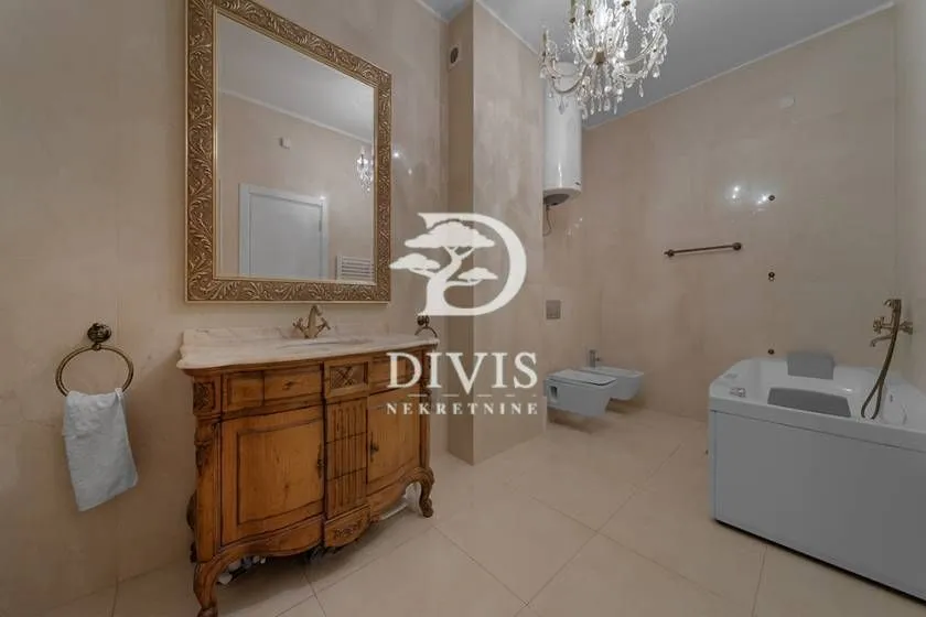 Sale, three bedroom apartment, 143m², Vukov Spomenik, Zvezdara Sve Podlokacije