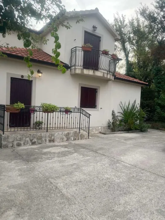 Rent, house, 150m², Radanovići, Kotor