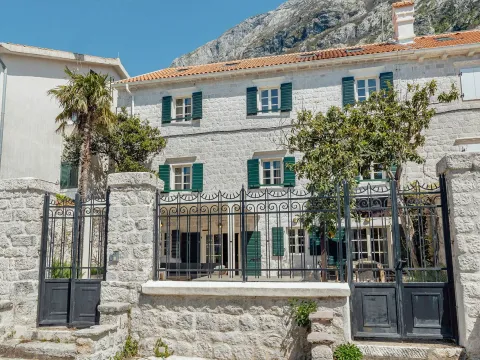 Sale, house, 490m², Dobrota, Kotor - image 3