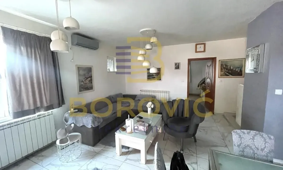 Sale, house, 350m², Surčin, Beograd