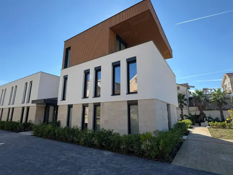 Prodaja, jednosoban stan, 62m², Tivat, Crna Gora - image 6