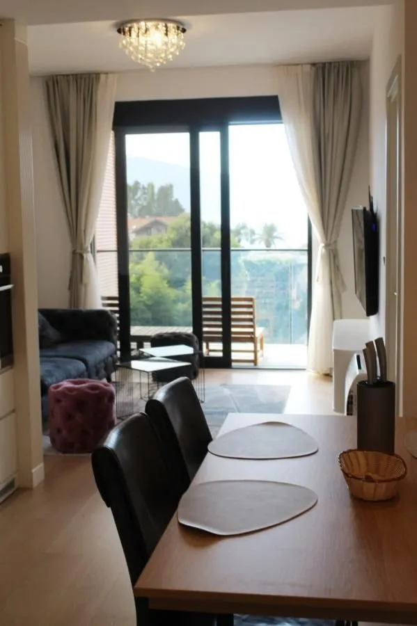 Prodaja, jednosoban stan, 50m², Tivat, Crna Gora