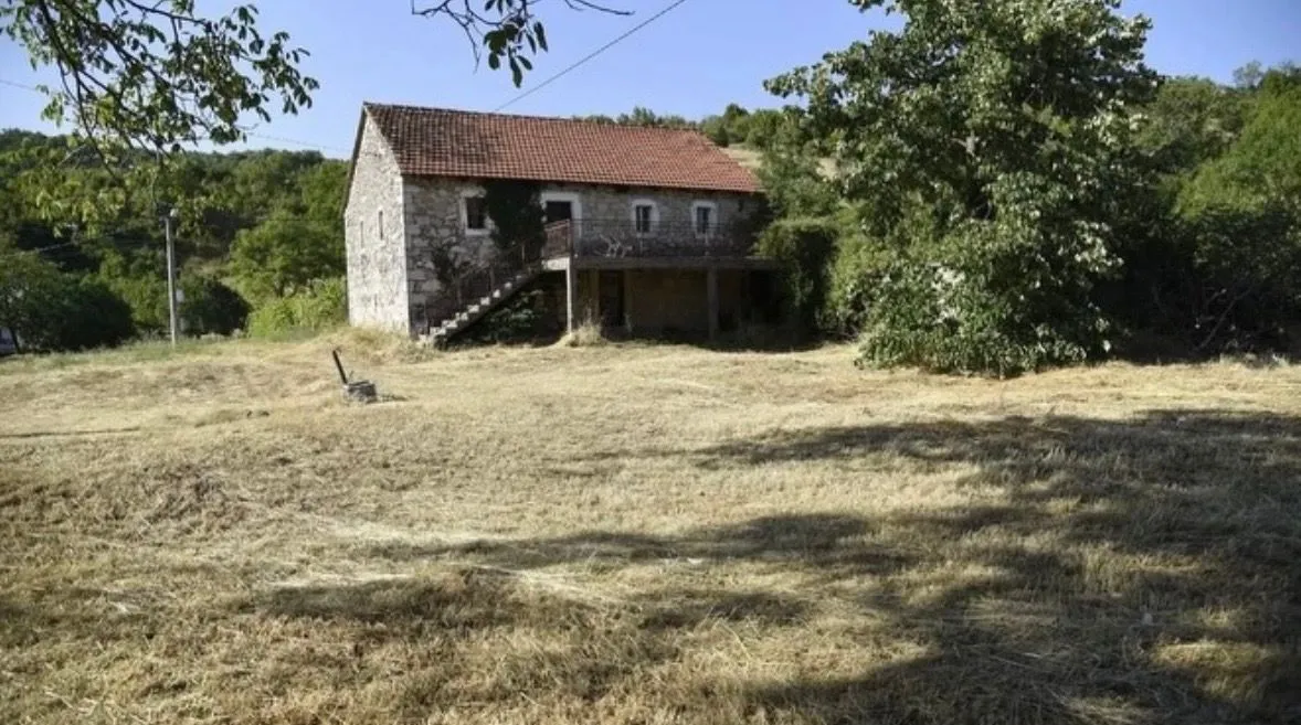 Prodaja, kuća, 210m², Brezovik, Nikšić