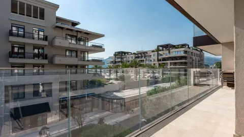 Prodaja, dvosoban stan, 168m², Porto Montenegro, Tivat - image 19