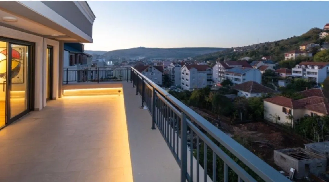 Izdavanje, trosoban stan, 163m², Dalmatinska ulica, Podgorica