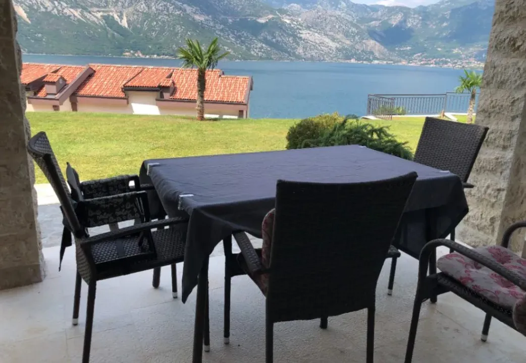 Sale, two bedroom apartment, 67m², Kostanjica, Kotor