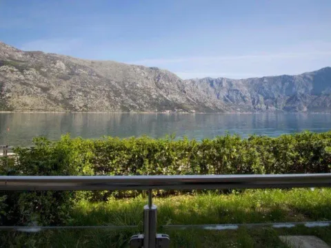 Prodaja, stan, 105m², Kotor, Crna Gora - image 10