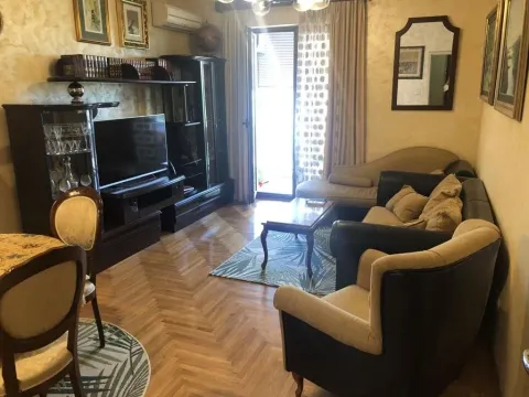 Izdavanje, dvosoban stan, 75m², Preko Morače, Podgorica - image 10