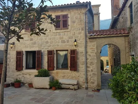 Sale, house, 355m², Prčanj, Kotor - image 8