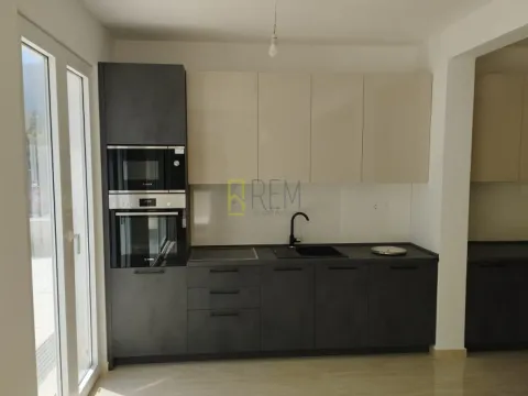 Prodaja, dvosoban stan, 84m², Herceg Novi, Crna Gora - image 1