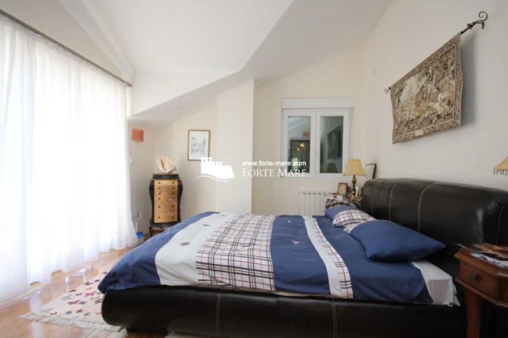 Prodaja, četvorosoban stan, 127m², Njivice, Herceg Novi