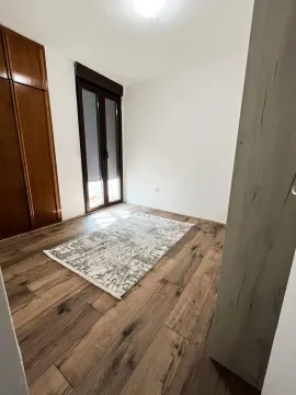 Izdavanje, dvosoban stan, 75m², Blok 6, Podgorica - image 5