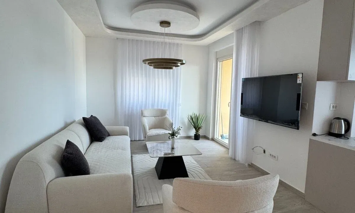 Sale, two bedroom apartment, 74m², Bečići, Budva