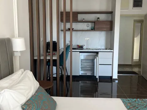 Rent, studio apartment, 34m², Bečići, Budva - image 3