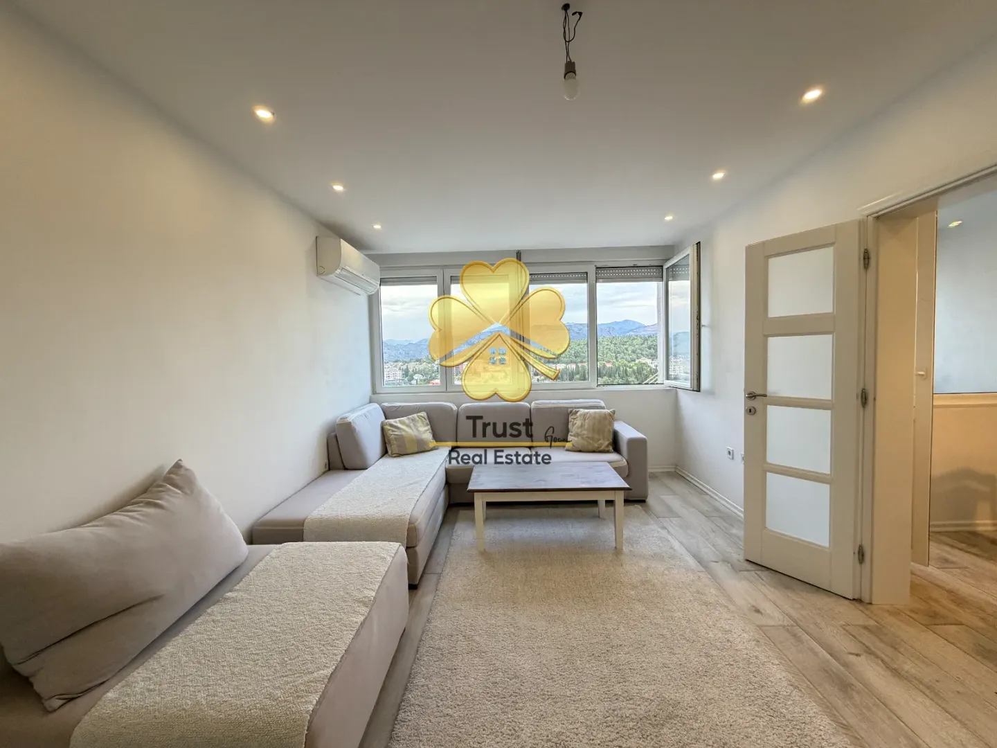 Rent, two bedroom apartment, 75m², Podgorica, Crna Gora