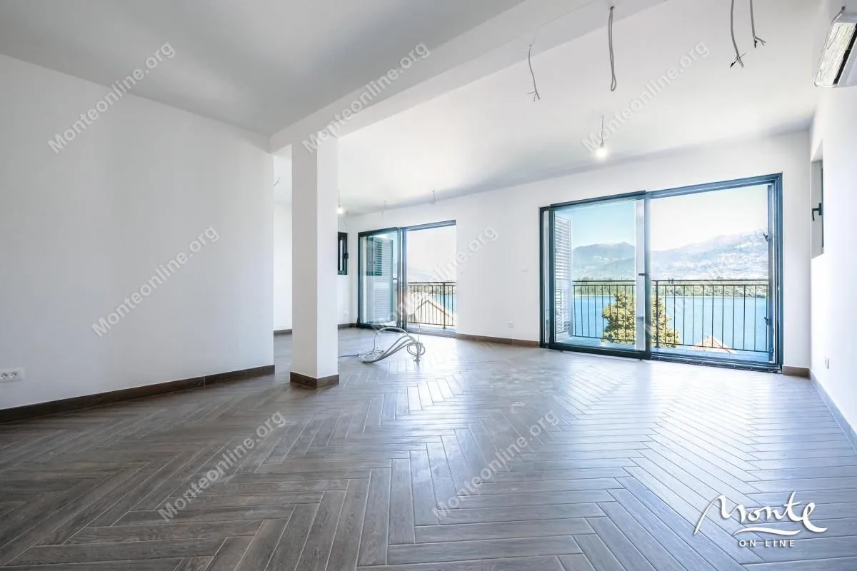Prodaja, trosoban stan, 96m², Krašići, Tivat