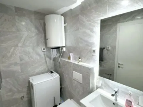 Izdavanje, dvosoban stan, 66m², Stari Aerodrom, Podgorica - image 7