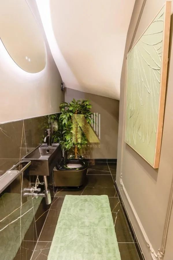 Izdavanje, četvorosoban stan, 100m², Petrovaradin, Novi Sad