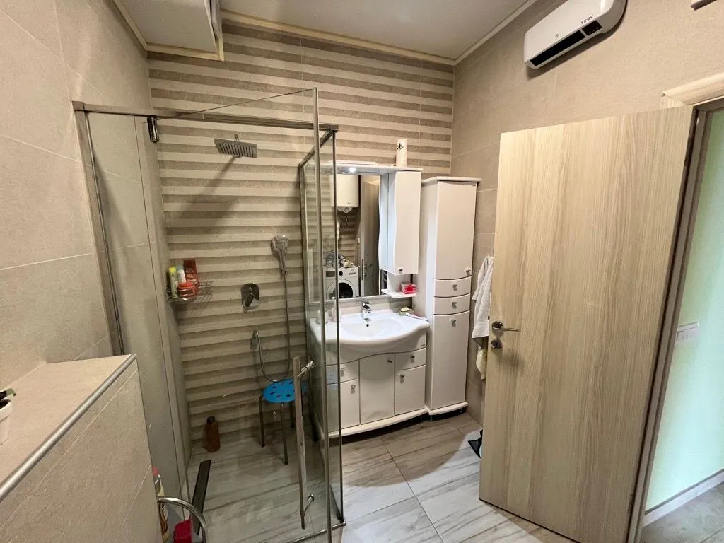 Rent, one bedroom apartment, 70m², Prčanj, Kotor