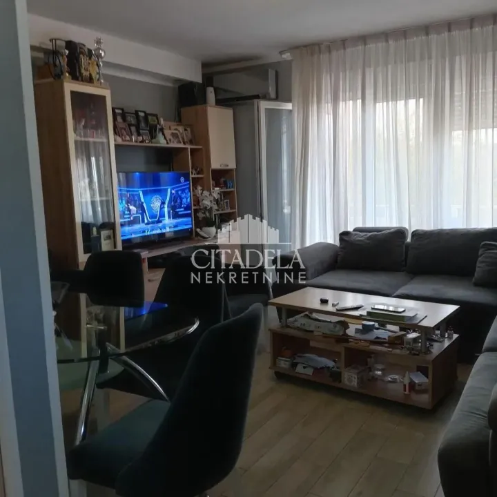 Prodaja, trosoban stan, 67m², Čukarica, Beograd
