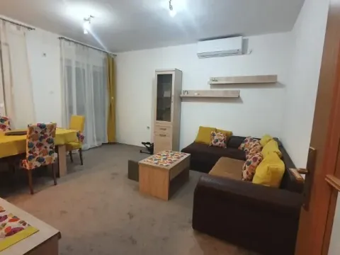 Rent, two bedroom apartment, 63m², Blok 9, Podgorica - image 2