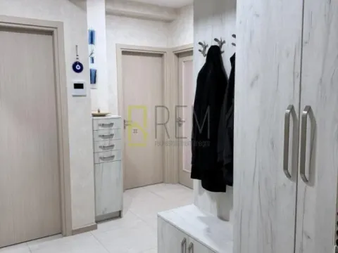 Sale, three bedroom apartment, 72m², City Kvart, Podgorica - image 9