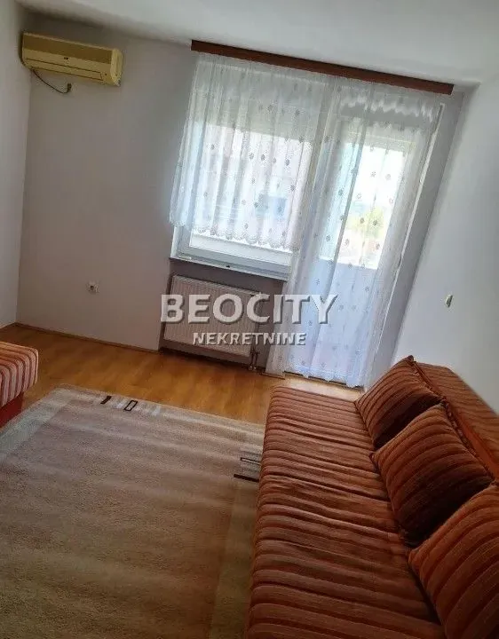 Izdavanje, jednosoban stan, 32m², Centar, Novi Sad