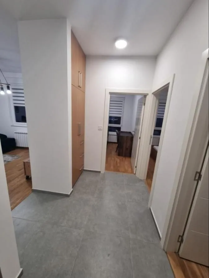 Izdavanje, dvosoban stan, 57m², Bulevar Evrope, Novi Sad Sve Podlokacije