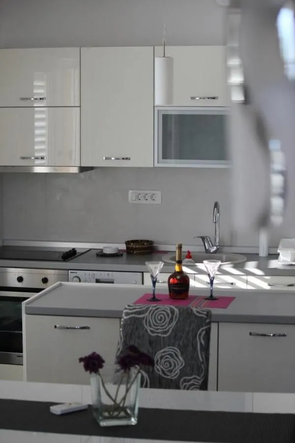Rent, two bedroom apartment, 80m², Tivat, Crna Gora