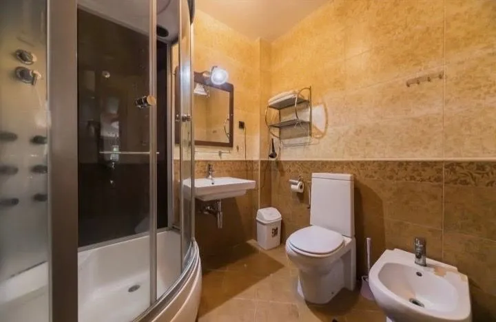 Sale, two bedroom apartment, 90m², Dobrota, Kotor