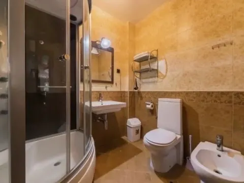 Sale, two bedroom apartment, 90m², Dobrota, Kotor - image 13