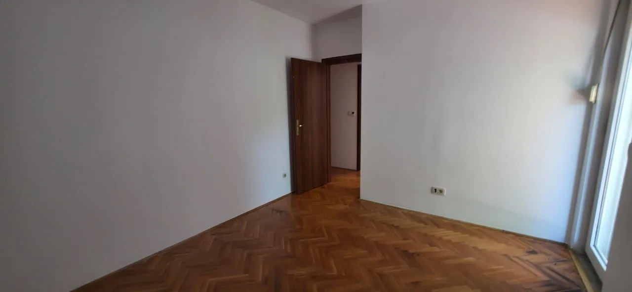 Prodaja, trosoban stan, 87m², Blok 9, Podgorica