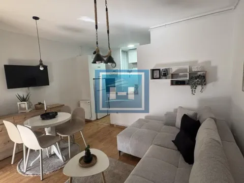 Prodaja, garsonjera, 27m², Centar, Jagodina - image 2