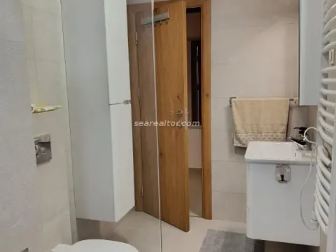 Izdavanje, trosoban stan, 111m², Tivat, Crna Gora - image 9