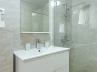 Izdavanje, jednosoban stan, 55m², Bečići, Budva - image 10