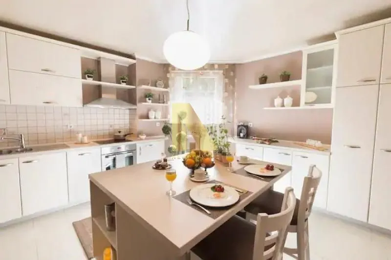 Sale, house, 469m², Tatarsko brdo, Petrovaradin