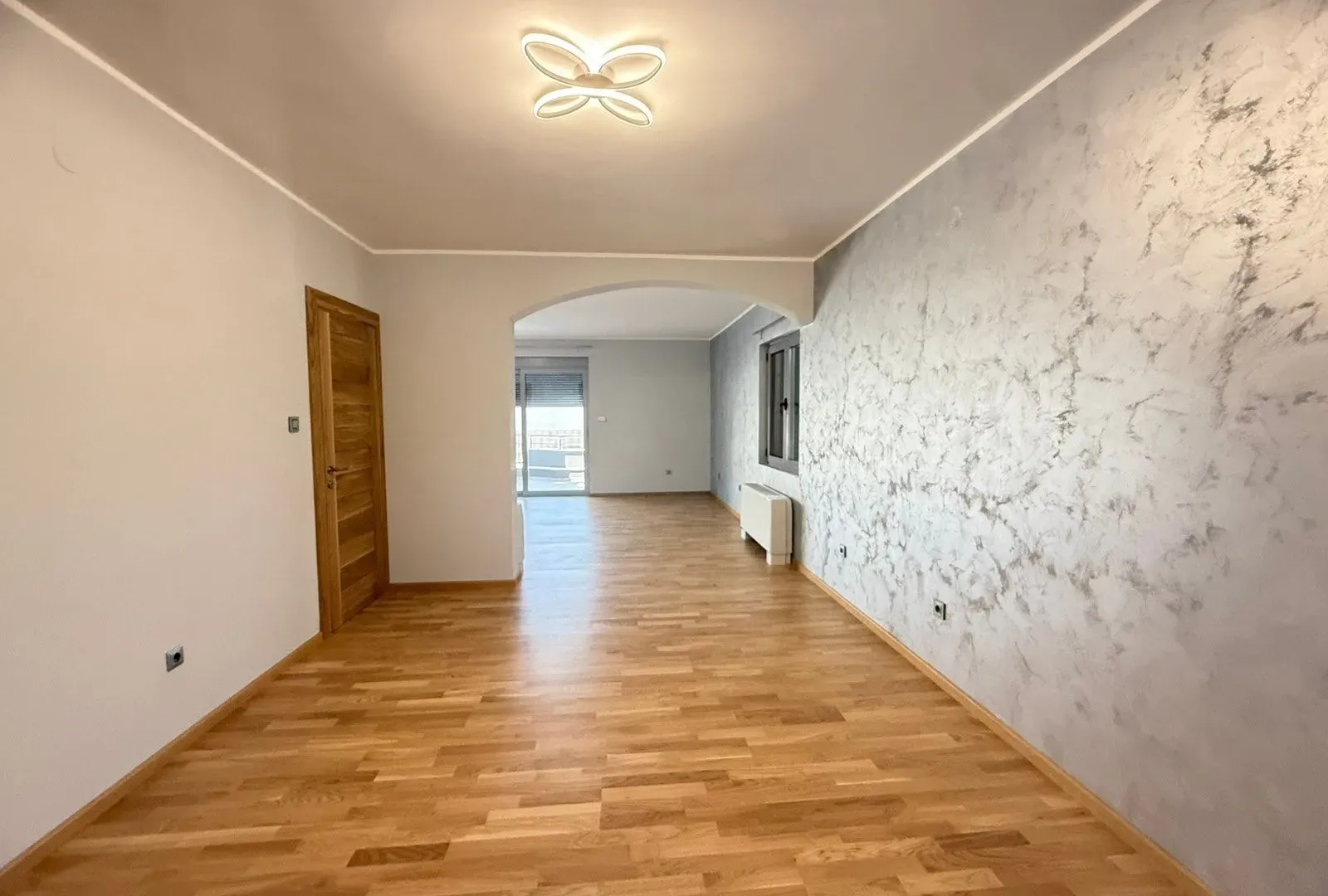 Rent, house, 320m², Podgorica, Crna Gora