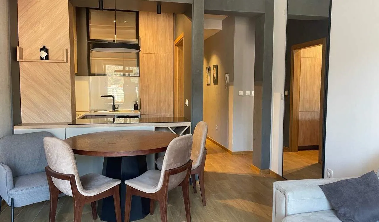 Prodaja, dvosoban stan, 58m², Podmaine, Budva