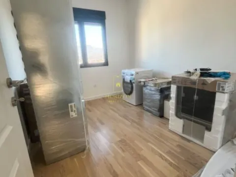 Prodaja, trosoban stan, 90m², Gorica C, Podgorica - image 9