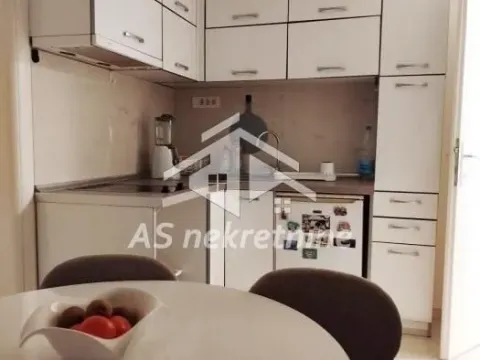 Izdavanje, trosoban stan, 70m², Vračar Sve Podlokacije, Beograd - image 4