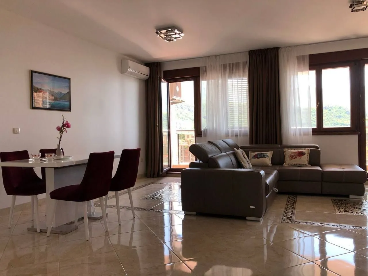 Rent, one bedroom apartment, 74m², Bečići, Budva