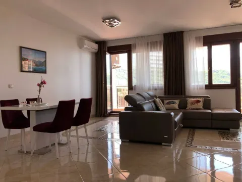 Rent, one bedroom apartment, 74m², Bečići, Budva - image 6