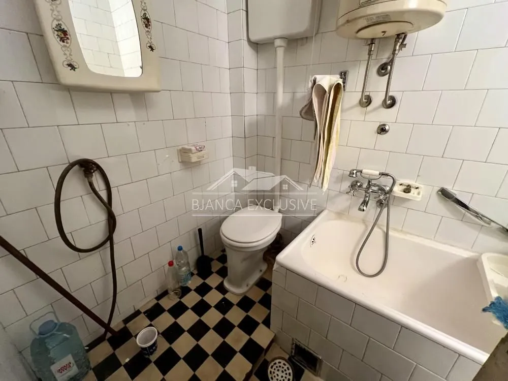 Prodaja, četvorosoban stan, 111m², Vračar Sve Podlokacije, Beograd