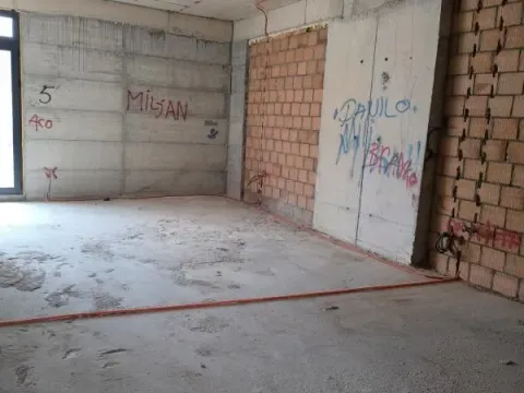 Rent, office space, 77m², Šušanj, Bar - image 4