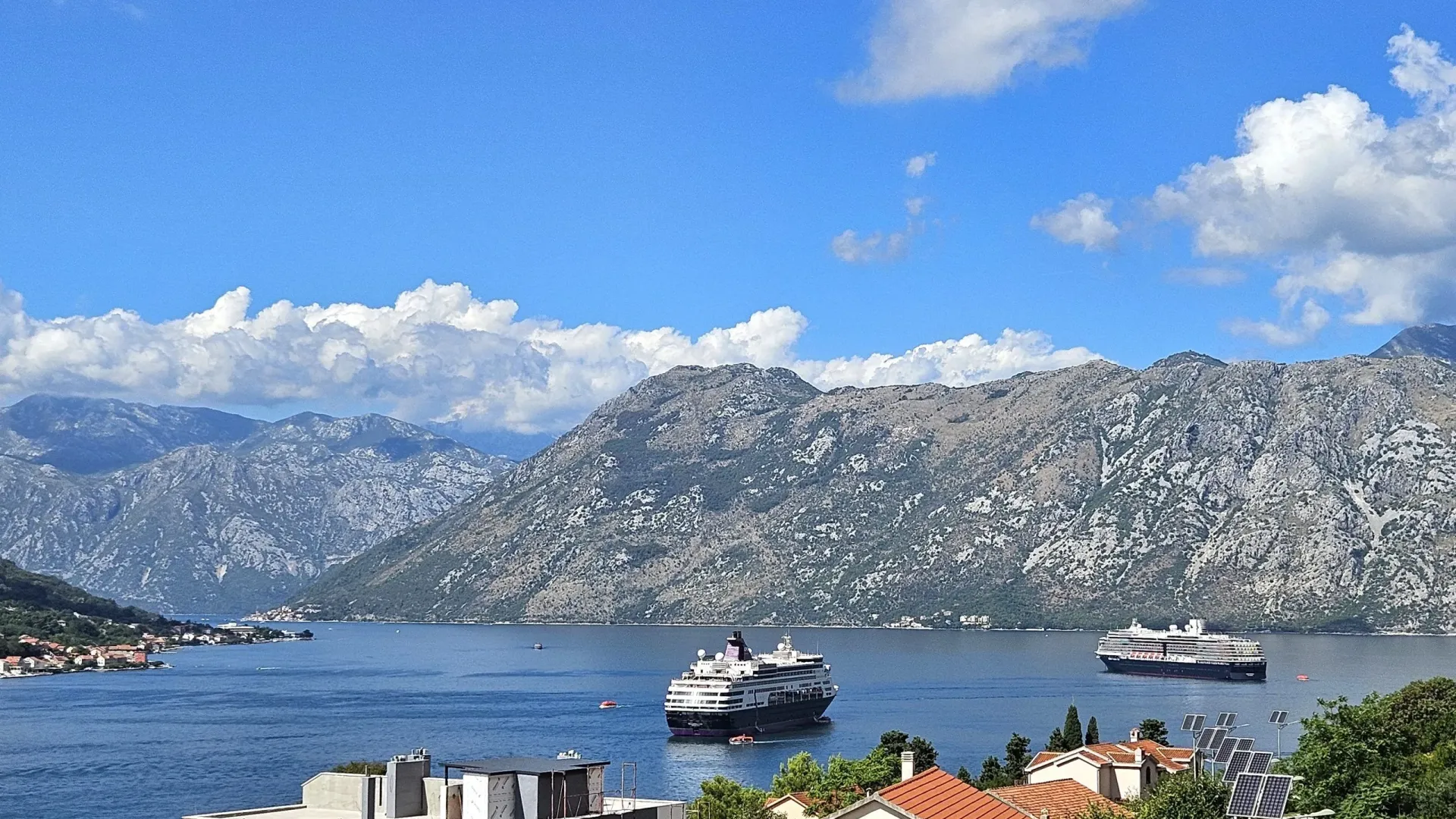 Prodaja, dvosoban stan, 106m², Dobrota, Kotor