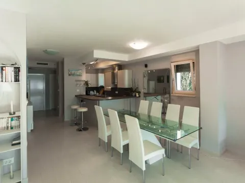 Sale, apartment, 381m², Ljuta, Kotor - image 2