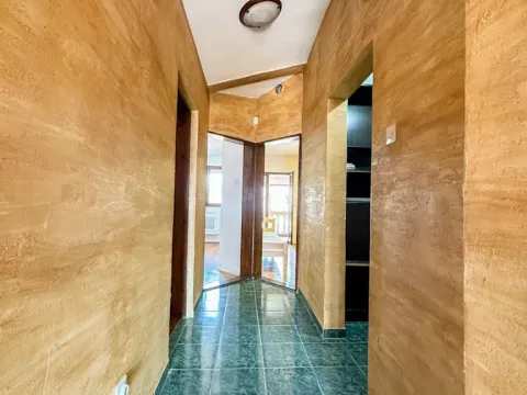 Rent, house, 220m², Stari Aerodrom, Podgorica - image 17